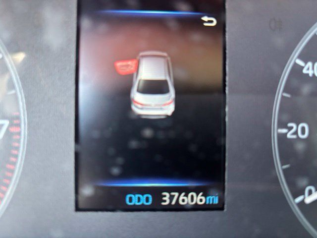 Used 2025 Toyota Corolla LE FWD image 11