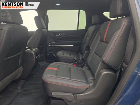 Used 2025 Chevrolet Traverse RS w/ LPO, Floor Liner Package image 5