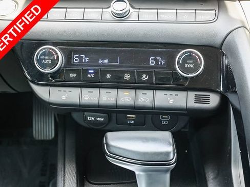 Certified 2024 Hyundai Elantra Limited FWD image 15