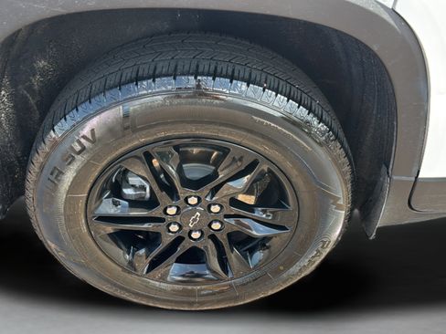 Used 2022 Chevrolet Traverse LT FWD image 36