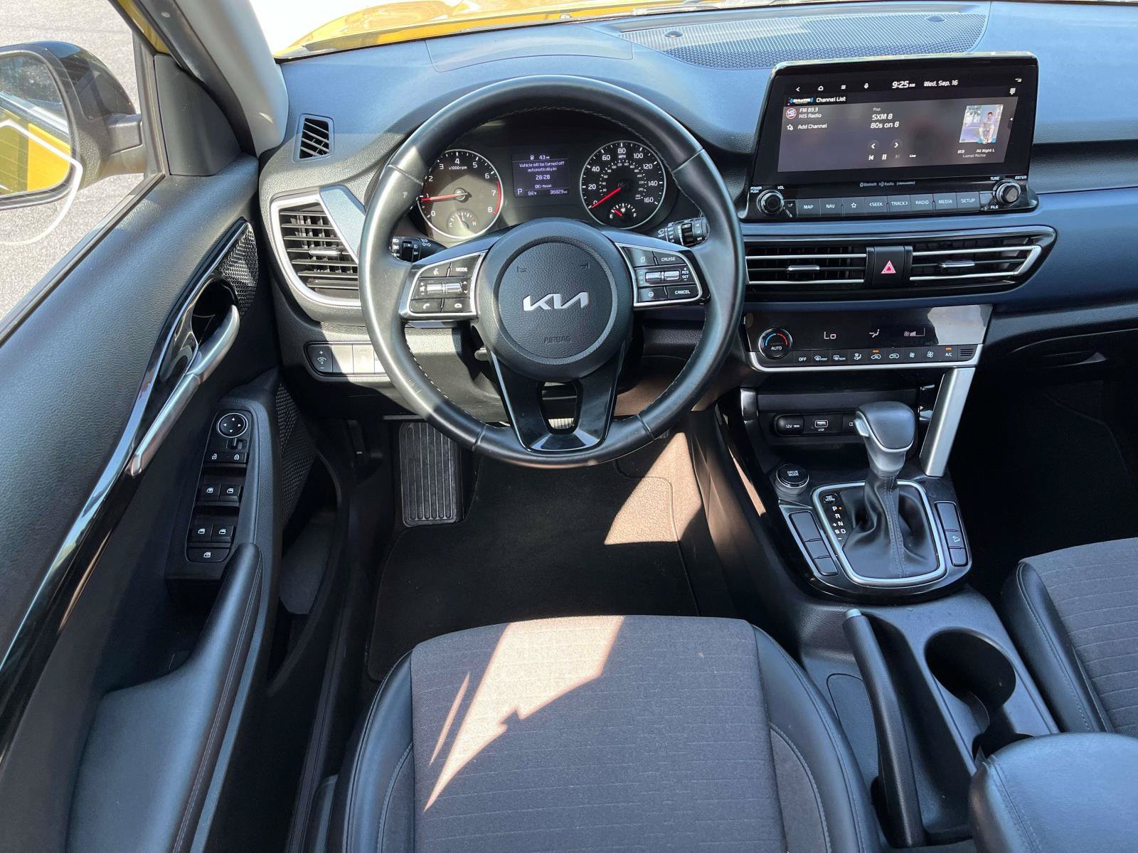 Used 2023 Kia Seltos S w/ Navigation Package FWD image 12