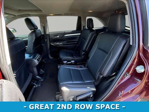 Used 2019 Toyota Highlander XLE AWD/4WD image 22