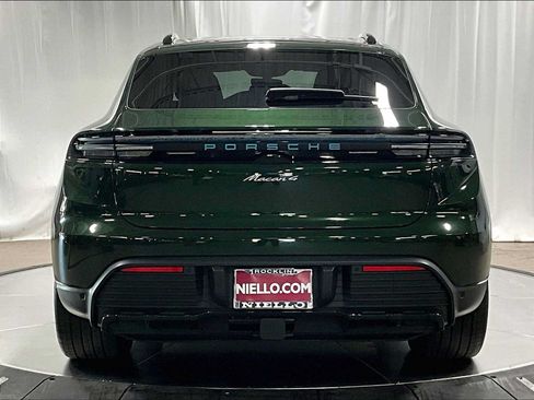 Used 2025 Porsche Macan 4 Electric AWD/4WD image 8