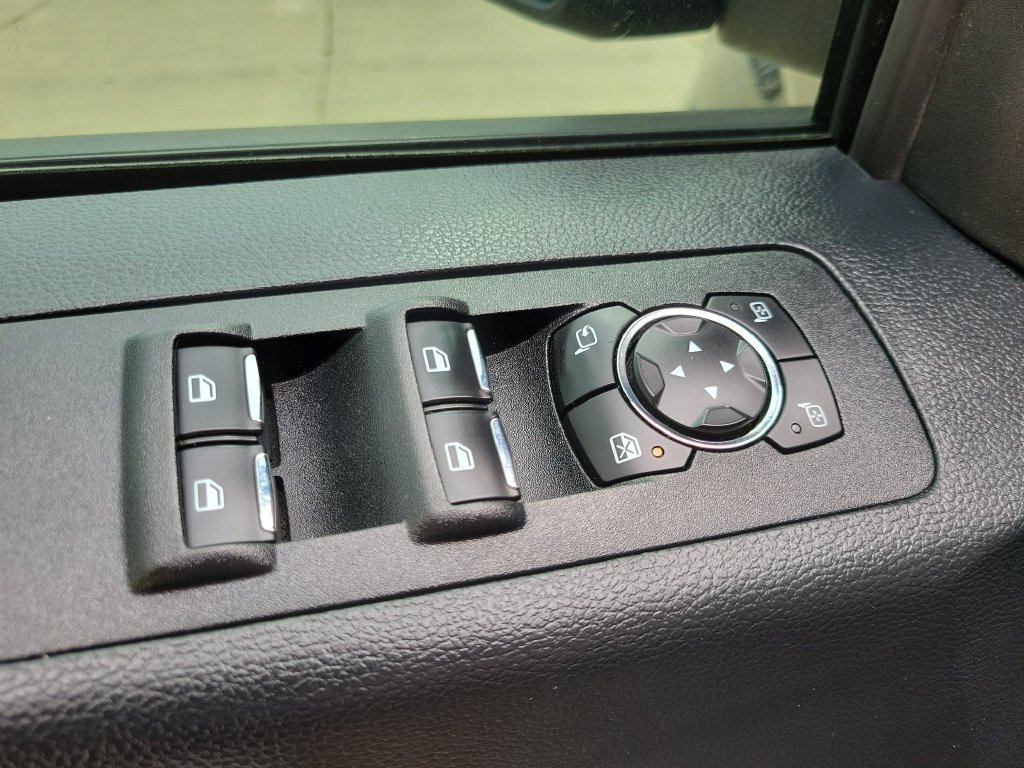 Used 2019 Ford F150 Lariat w/ Equipment Group 502A Luxury AWD/4WD image 19