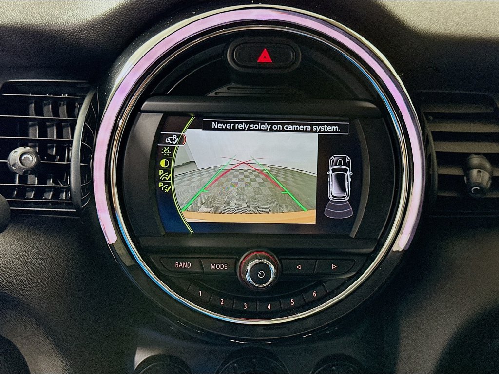 Used 2018 MINI Cooper 4-Door Hardtop FWD image 13