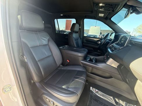 Used 2022 Chevrolet Suburban RST w/ Luxury Package AWD/4WD image 25
