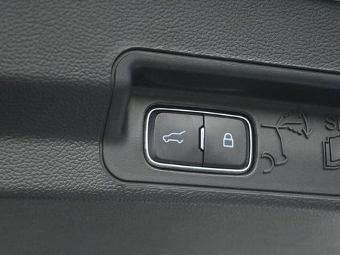 Used 2023 Ford Explorer XLT w/ Equipment Group 202A AWD/4WD image 10