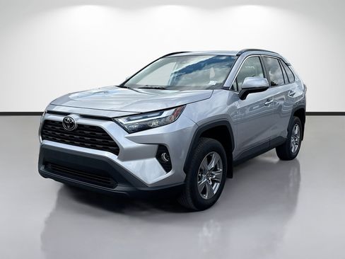 Used 2024 Toyota RAV4 XLE w/ Convenience Package image 7