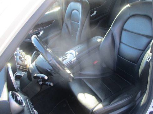 Used 2017 Mercedes-Benz C 300 4MATIC Sedan image 7