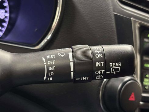 Used 2013 Toyota Highlander Limited AWD/4WD image 36