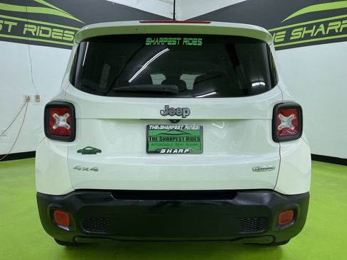 Used 2017 Jeep Renegade Latitude AWD/4WD image 8