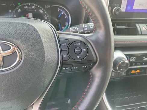 Used 2023 Toyota RAV4 SE w/ Weather & Moonroof Package image 28