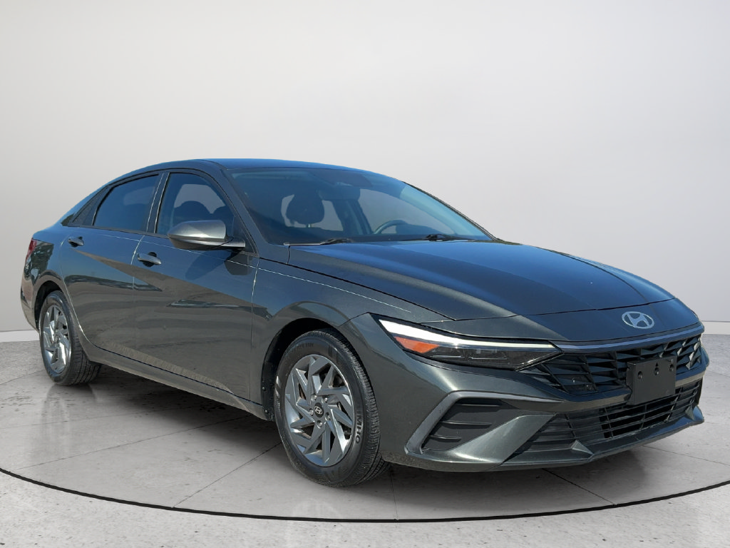 Used 2024 Hyundai Elantra SEL FWD image 1