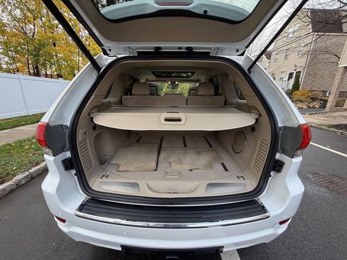 Used 2016 Jeep Grand Cherokee Overland w/ Advanced Technology Group image 13