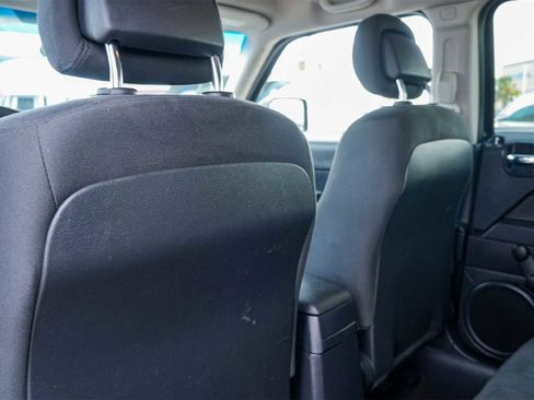 Used 2015 Jeep Patriot Sport image 12