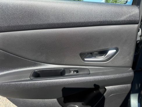 Used 2023 Hyundai Elantra SEL w/ Convenience Package FWD image 18