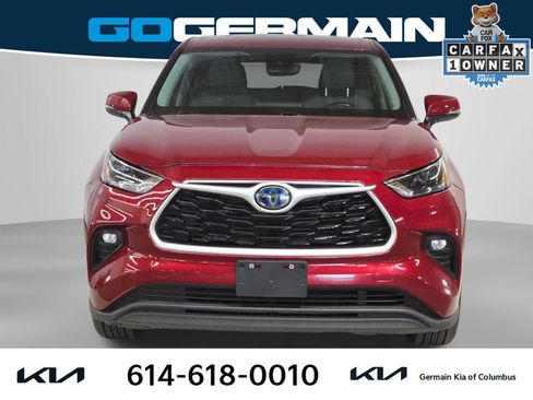 Used 2023 Toyota Highlander LE FWD image 3