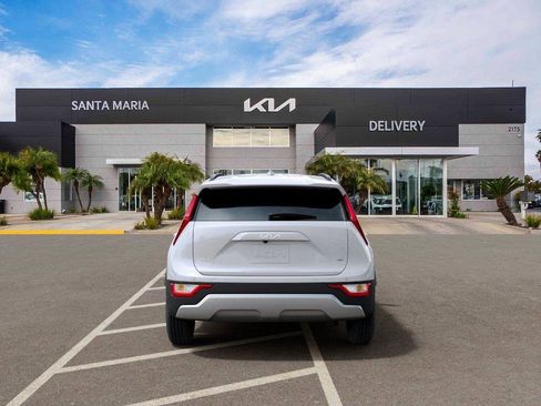 New 2026 Kia Niro EX image 3