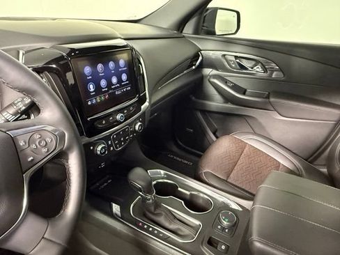Used 2023 Chevrolet Traverse High Country FWD image 28