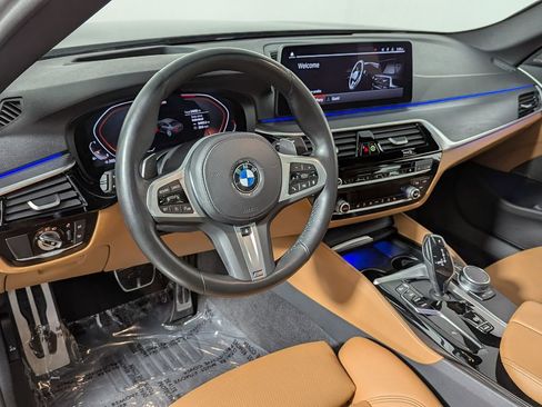 Certified 2022 BMW 530i xDrive w/ M Sport Package image 18