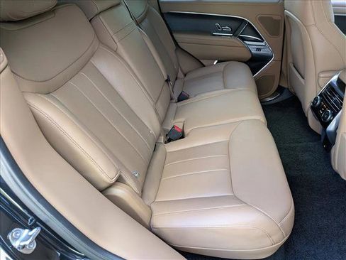 Certified 2025 Land Rover Range Rover SE AWD/4WD image 21