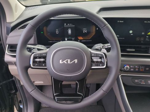 New 2026 Kia Carnival LXS FWD image 11
