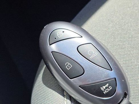 Used 2025 Hyundai Elantra Sport FWD image 29