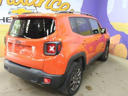 Used 2016 Jeep Renegade 75th Anniversary FWD image 8