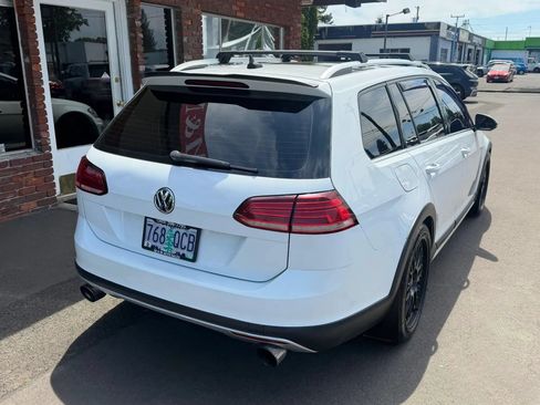 Used 2019 Volkswagen Golf Alltrack SE AWD/4WD image 3