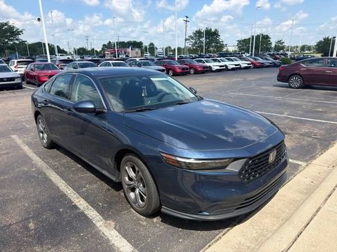 Used 2024 Honda Accord EX image 2