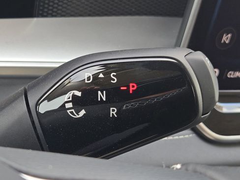 New 2026 Volkswagen Tiguan SE AWD/4WD image 18