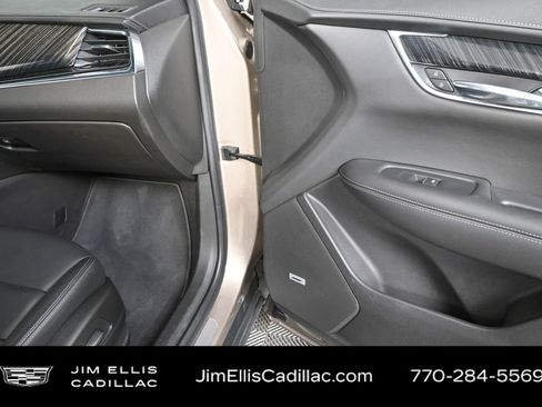 Certified 2022 Cadillac XT6 Premium Luxury w/ Technology Package image 23