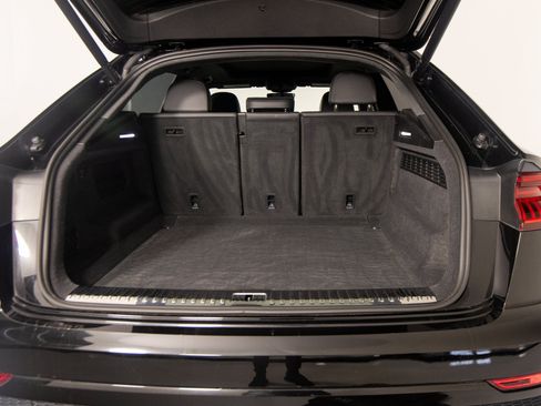 Used 2023 Audi Q8 Prestige AWD/4WD image 36