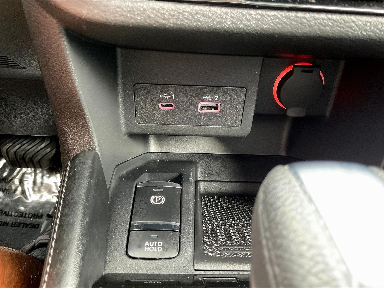 Certified 2024 Nissan Kicks SR w/ SR Premium Package FWD image 19