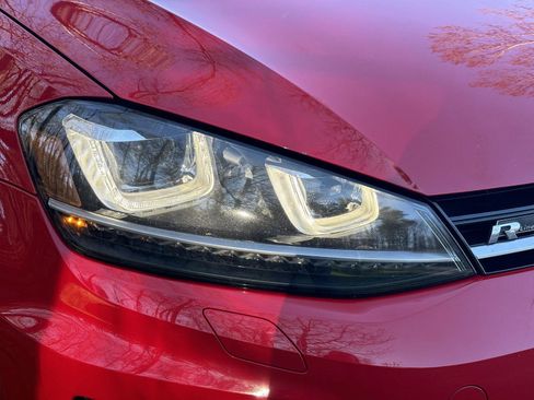 Used 2016 Volkswagen Golf R 4-Door image 21