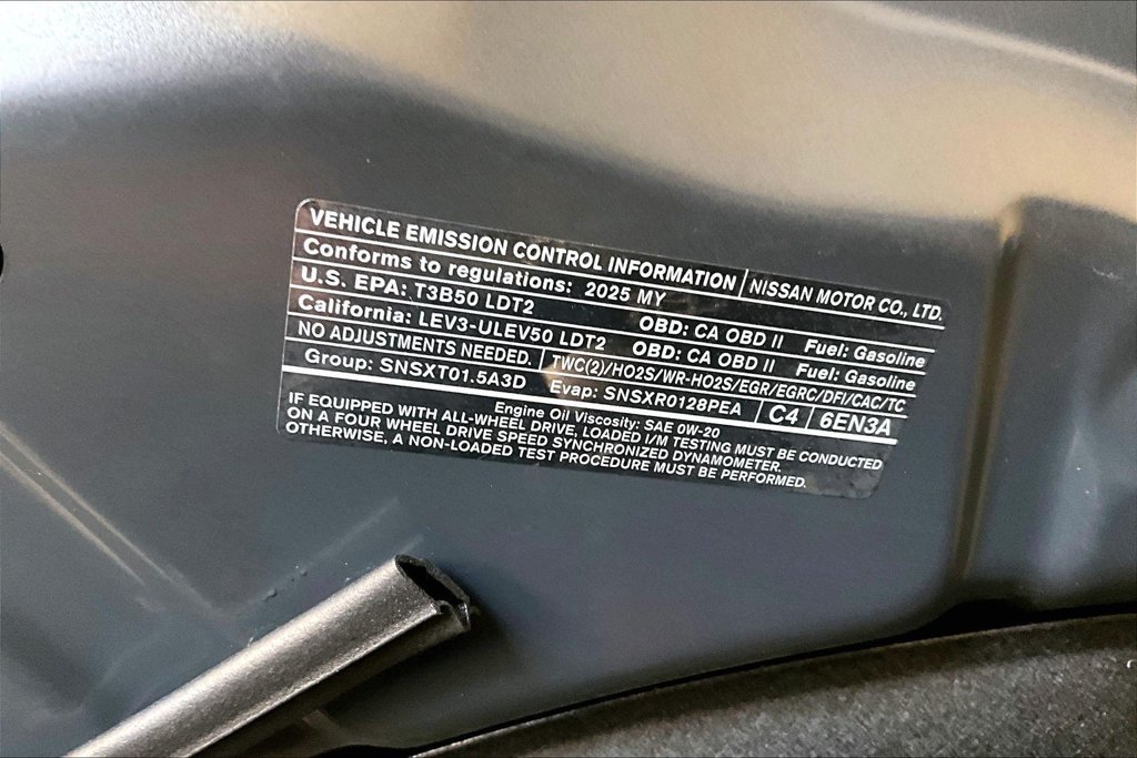 Used 2025 Nissan Rogue SV AWD/4WD image 33