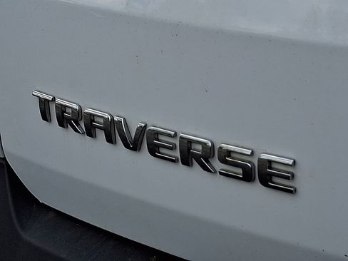 Certified 2023 Chevrolet Traverse LT FWD image 30