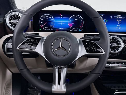 New 2025 Mercedes-Benz CLA 250 4MATIC image 17