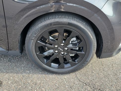 Used 2022 Kia Carnival SX FWD image 42