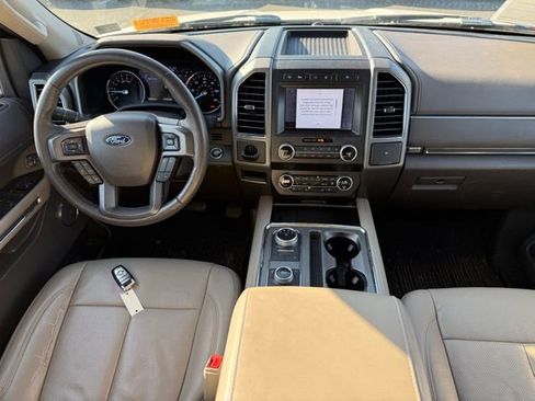 Used 2020 Ford Expedition XLT w/ Equipment Group 202A AWD/4WD image 9