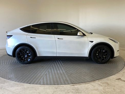 Used 2020 Tesla Model Y Performance image 7
