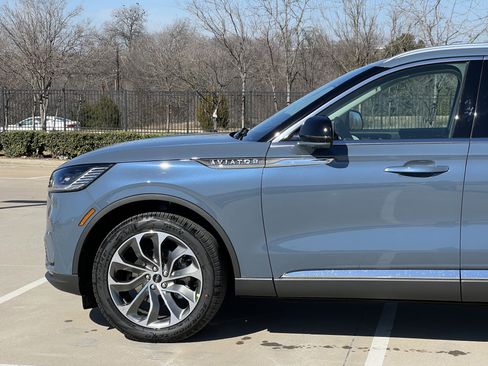 New 2026 Lincoln Aviator Reserve w/ Luxury Package image 5
