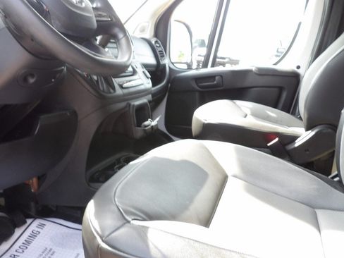 Used 2025 RAM ProMaster 2500 w/ Convenience Group FWD image 16