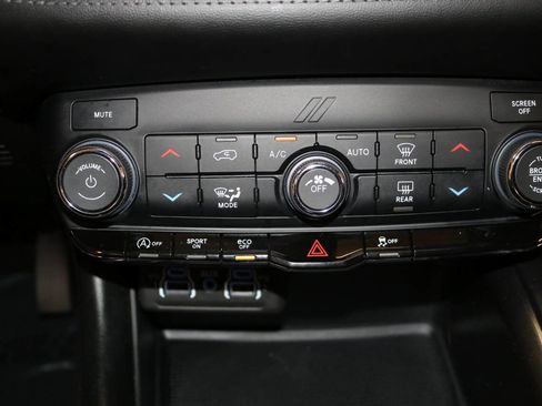 Used 2021 Dodge Durango SXT w/ 3rd Row Seating Group image 42