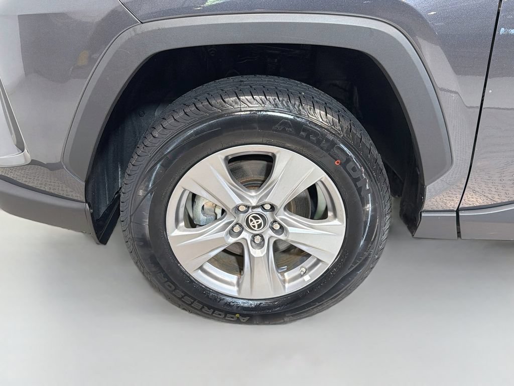 Used 2023 Toyota RAV4 LE AWD/4WD image 29