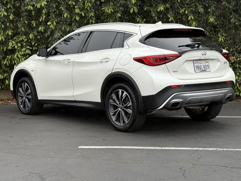 Used 2019 INFINITI QX30 Premium w/ Navigation Package image 5