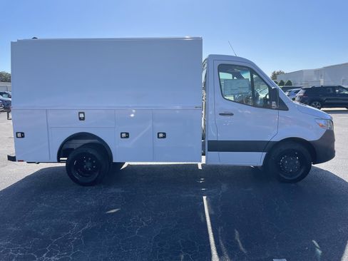 New 2025 Mercedes-Benz Sprinter 4500 image 3