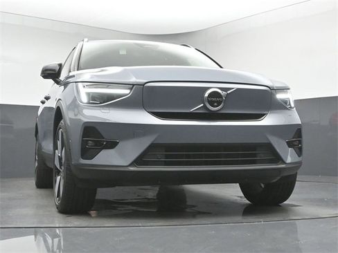 Used 2023 Volvo XC40 Recharge Ultimate image 36