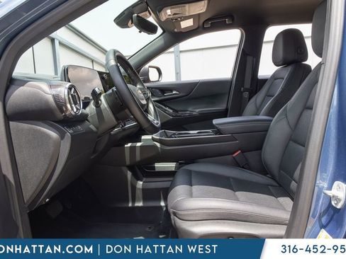 Used 2025 Chevrolet Equinox LT w/ Convenience Package II AWD/4WD image 3