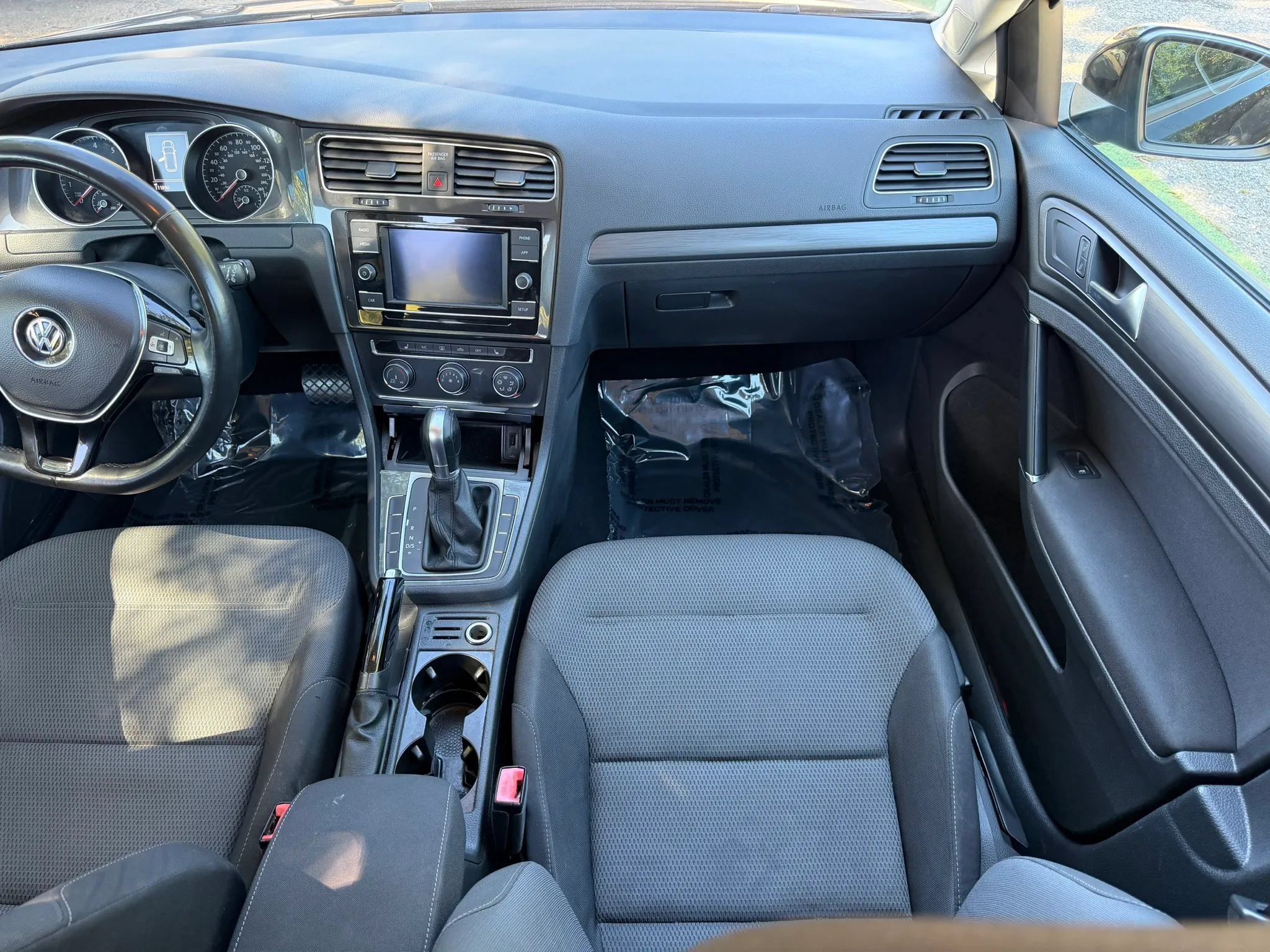 Used 2019 Volkswagen Golf S AWD/4WD image 20